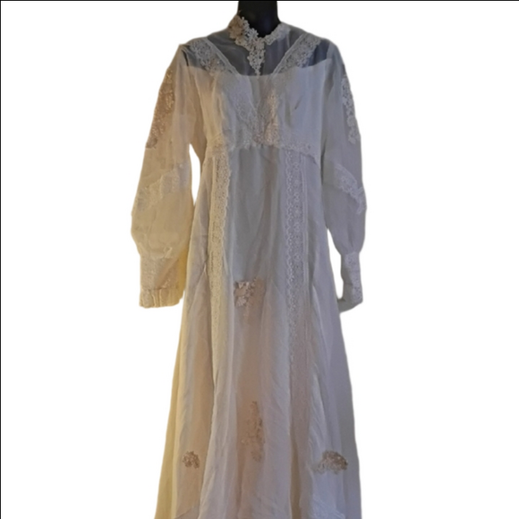 Handmade Dresses & Skirts - Handmade Elegant White Lace Vintage Wedding Dress. 3 Foot Long Train .